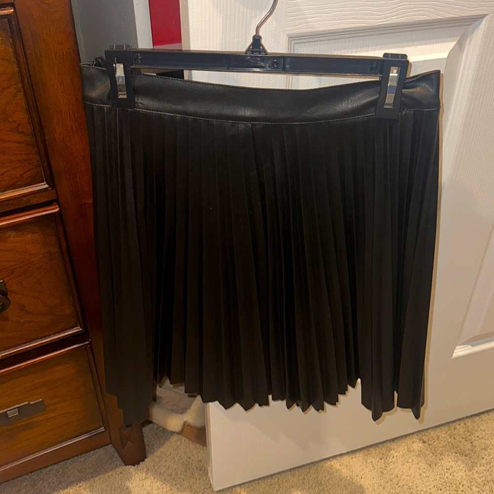 Pleated skirt
